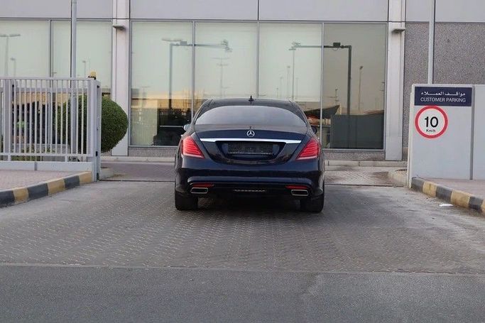 Подержанный Mercedes-Benz S-Class 400 VI (W222, C217), 3.5 л, 2015 в Шардже от Al Rukin Al Saudi Синий цвет. GCC | AUTO.AE