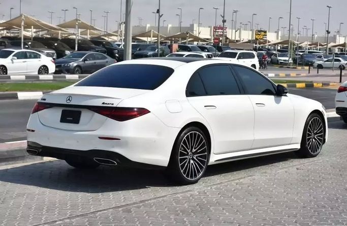 Used Mercedes-Benz S-Class 580 4MATIC VII (W223), 4.0 l, 2021 in Sharjah by Alfaris Used Cars, White color. Other | AUTO.AE