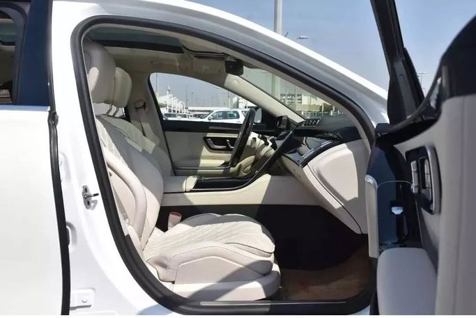 Used Mercedes-Benz S-Class 500 4MATIC VII (W223), 3.0 l, 2021 in Sharjah by Alfaris Used Cars, White color. Other | AUTO.AE