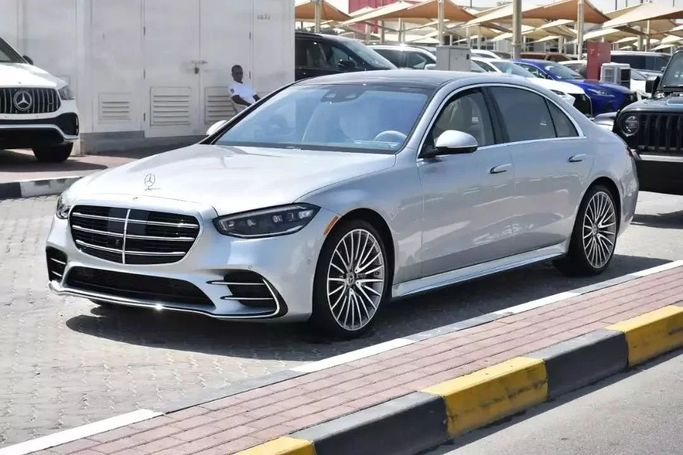 Used Mercedes-Benz S-Class 580 4MATIC VII (W223), 4.0 l, 2022 in Sharjah by Alfaris Used Cars, Silver color. Other | AUTO.AE