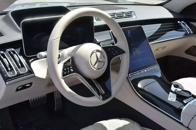 Used Mercedes-Benz S-Class 580 4MATIC VII (W223), 4.0 l, 2022 in Sharjah by Alfaris Used Cars, Silver color. Other | AUTO.AE