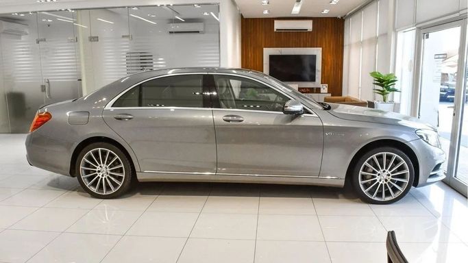 Подержанный Mercedes-Benz S-Class 550 VI (W222, C217), 4.7 л, 2015 в Шардже от Alsalama Motors Серый цвет. Other | AUTO.AE