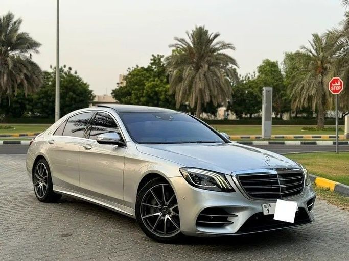 Used Mercedes-Benz S-Class 550 VI (W222, C217), 4.7 l, 2014 in Sharjah by Abd and Sadiq Tayyar Used Cars, Silver color. Japanese Specs | AUTO.AE