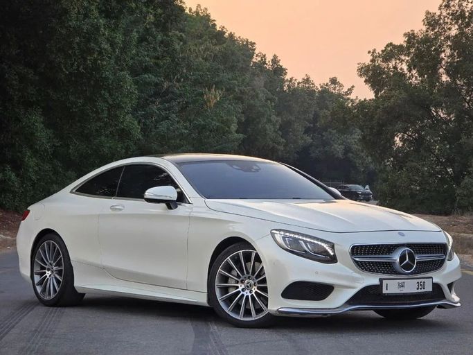 Подержанный Mercedes-Benz S-Class 500 VI (W222, C217), 4.7 л, 2016 в Шардже от Al Jana Used Cars Белый цвет. GCC | AUTO.AE