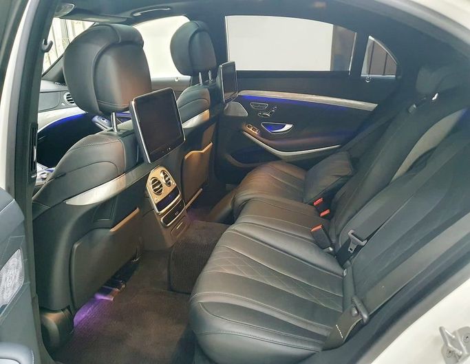 Подержанный Mercedes-Benz S-Class 550 VI (W222, C217), 4.7 л, 2015 в Шардже от Al Rukn Al Masie Used Cars Белый цвет. Японская | AUTO.AE