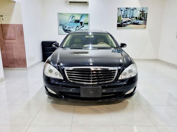 Подержанный Mercedes-Benz S-Class 350 V (W221), 3.5 л, 2007 в Шардже от Al Rukn Al Masie Used Cars Черный цвет. Японская | AUTO.AE
