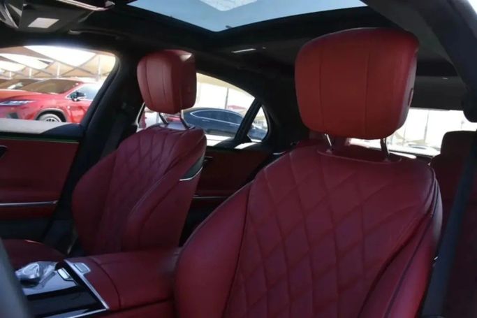 Подержанный Mercedes-Benz S-Class 580 4MATIC VII (W223), 4.0 л, 2022 в Шардже от Alfaris Used Cars Белый цвет. Other | AUTO.AE