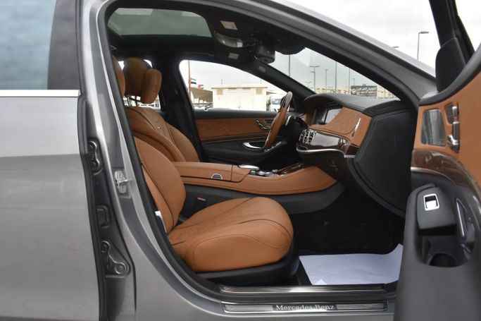 Подержанный Mercedes-Benz S-Class 550 VI (W222, C217), 4.7 л, 2015 в Шардже от Alfaris Used Cars Серый цвет. Other | AUTO.AE