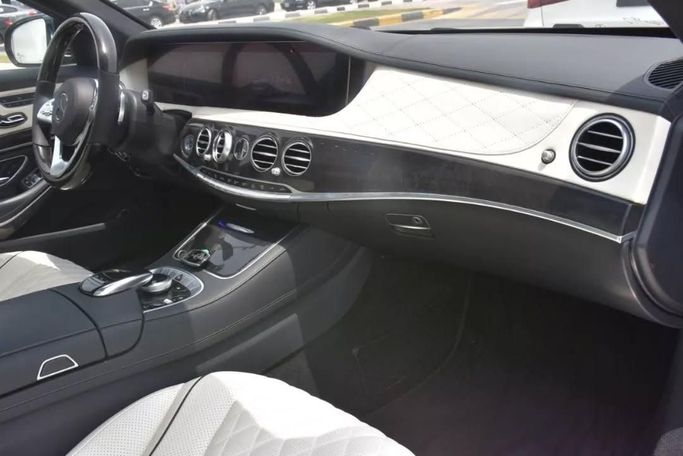 Подержанный Mercedes-Benz S-Class 560 VI (W222, C217) Рестайлинг, 4.0 л, 2019 в Шардже от Alfaris Used Cars Серый цвет. Other | AUTO.AE