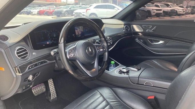 Used Mercedes-Benz S-Class 560 VI (W222, C217) Facelift, 4.0 l, 2018 in Sharjah by Halla Cars, White color. Japanese Specs | AUTO.AE