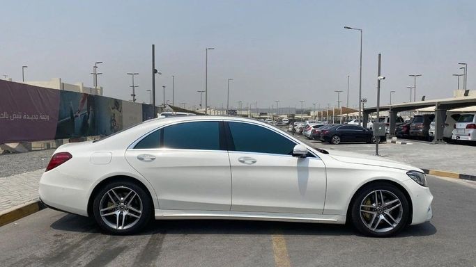 Used Mercedes-Benz S-Class 560 VI (W222, C217) Facelift, 4.0 l, 2018 in Sharjah by Halla Cars, White color. Japanese Specs | AUTO.AE