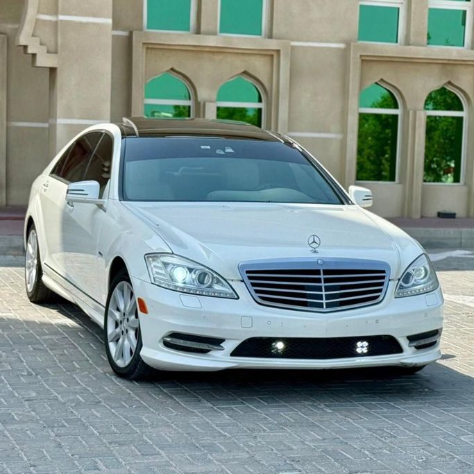 Подержанный Mercedes-Benz S-Class 550 V (W221) Рестайлинг, 5.5 л, 2012 в Шардже от Sarmad Cars Белый цвет. Other | AUTO.AE