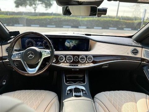 Used Mercedes-Benz S-Class 560 VI (W222, C217) Facelift, 4.0 l, 2018 in Sharjah by Ryno Cars, White color. Japanese Specs | AUTO.AE