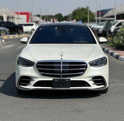 Used Mercedes-Benz S-Class 580 4MATIC VII (W223), 4.0 l, 2022 in Sharjah by Ryno Cars, White color. Japanese Specs | AUTO.AE