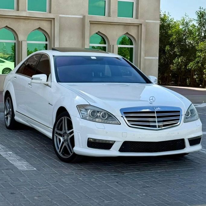 Подержанный Mercedes-Benz S-Class 500 V (W221) Рестайлинг, 5.5 л, 2009 в Шардже от Sarmad Cars Белый цвет. Other | AUTO.AE