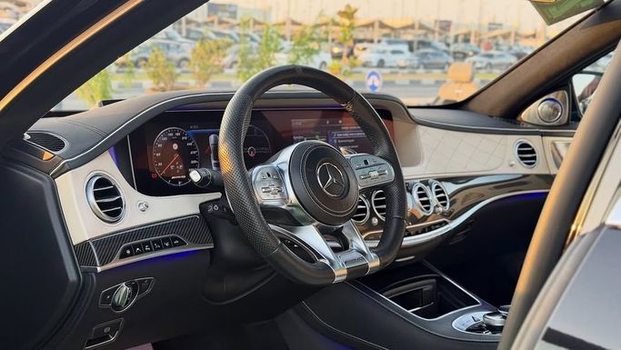Used Mercedes-Benz S-Class 560 VI (W222, C217) Facelift, 4.0 l, 2018 in Sharjah by Badar Used Cars, Black color. European Specs | AUTO.AE