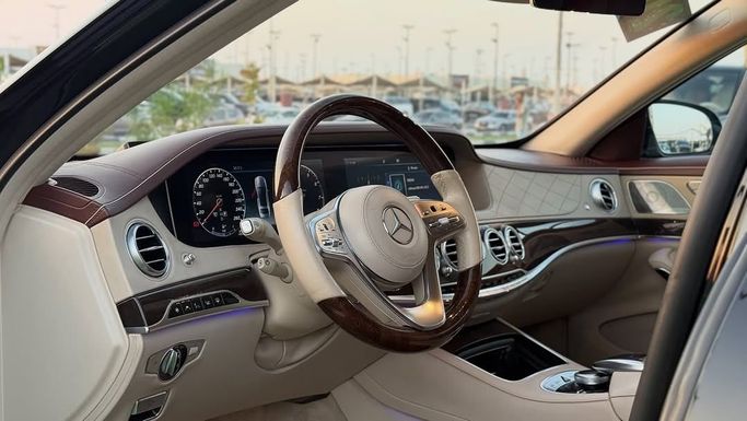 Used Mercedes-Benz S-Class 560 VI (W222, C217) Facelift, 4.0 l, 2018 in Sharjah by Badar Used Cars, Black color.  | AUTO.AE