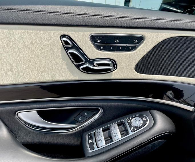 Used Mercedes-Benz S-Class 450 4MATIC VII (W223), 3.0 l, 2020 in Sharjah by DCB Cars, Black color. GCC Specs | AUTO.AE