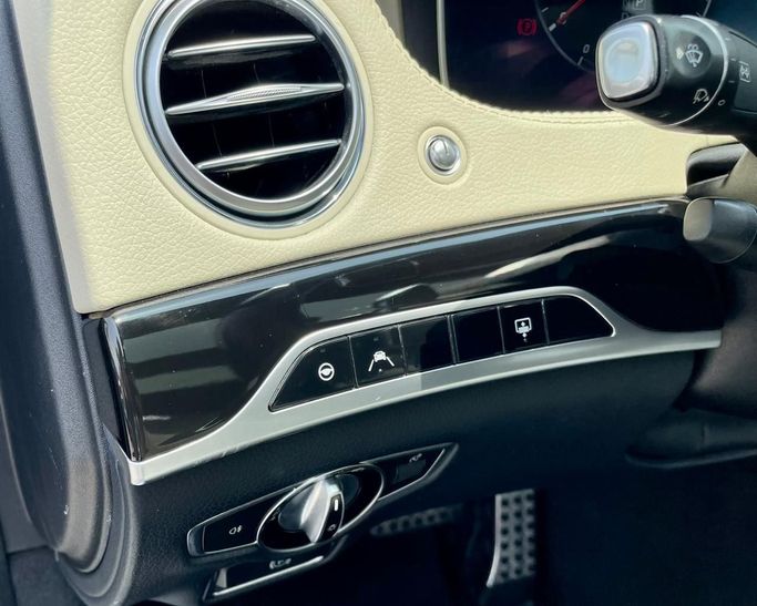 Used Mercedes-Benz S-Class 450 4MATIC VII (W223), 3.0 l, 2020 in Sharjah by DCB Cars, Black color. GCC Specs | AUTO.AE