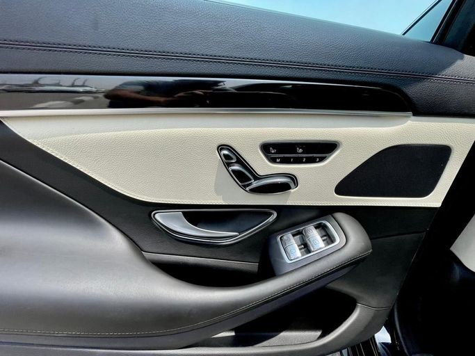 Used Mercedes-Benz S-Class 450 4MATIC VII (W223), 3.0 l, 2020 in Sharjah by DCB Cars, Black color. GCC Specs | AUTO.AE