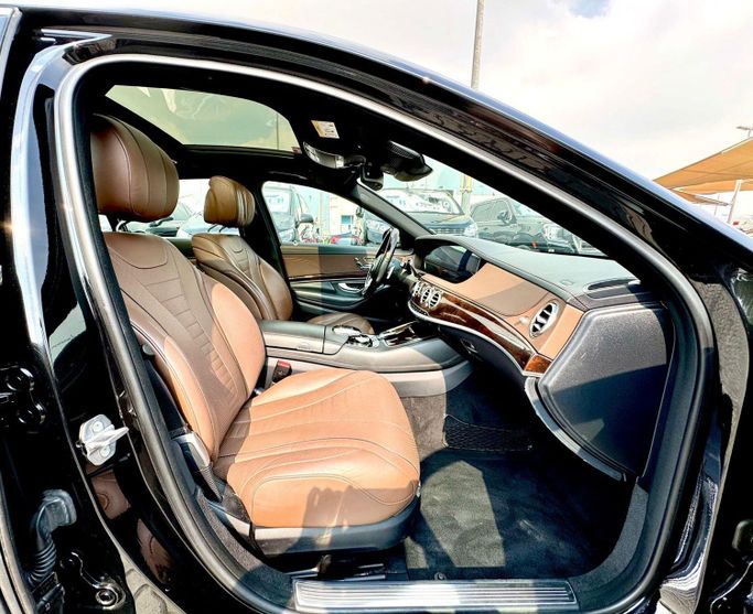 Used Mercedes-Benz S-Class 450 4MATIC VII (W223), 3.0 l, 2020 in Sharjah by DCB Cars, Black color. GCC Specs | AUTO.AE
