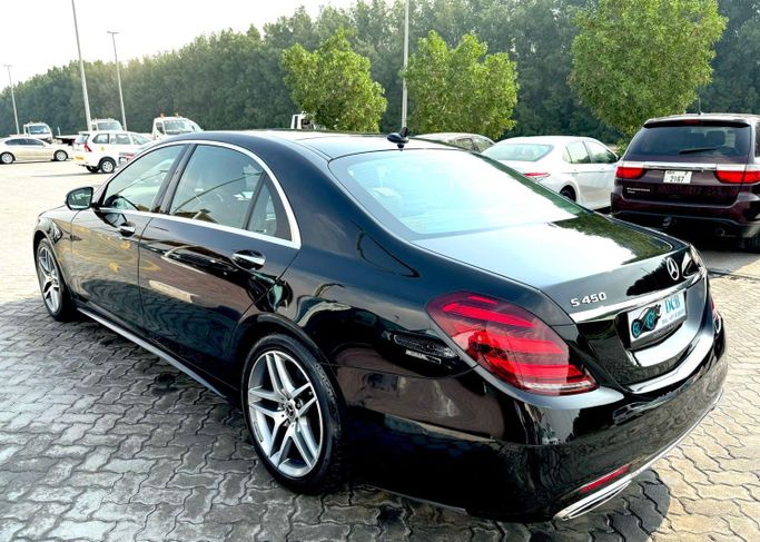 Used Mercedes-Benz S-Class 450 4MATIC VII (W223), 3.0 l, 2020 in Sharjah by DCB Cars, Black color. GCC Specs | AUTO.AE