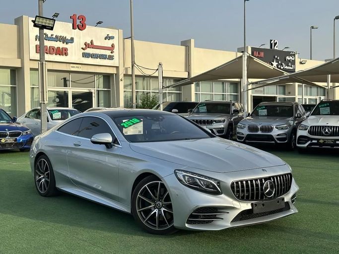 Подержанный Mercedes-Benz S-Class 560 VI (W222, C217) Рестайлинг, 4.0 л, 2018 в Шардже от Badar Used Cars Серебристый цвет.  | AUTO.AE