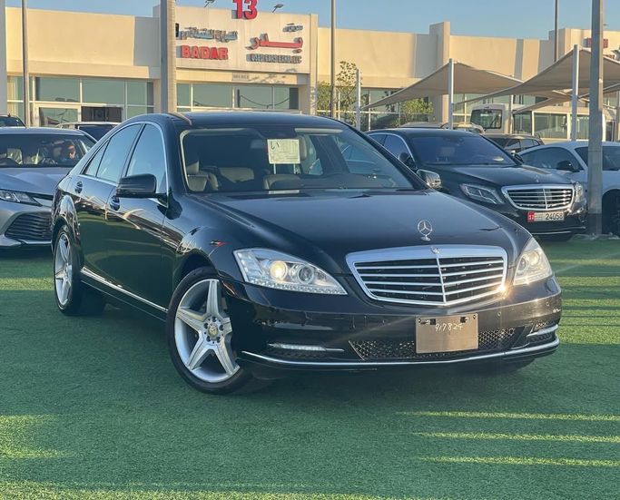 Used Mercedes-Benz S-Class 350 V (W221) Facelift, 4.7 l, 2010 in Sharjah by Badar Used Cars, Black color.  | AUTO.AE