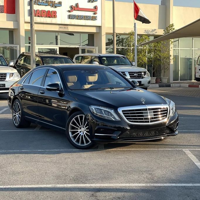Подержанный Mercedes-Benz S-Class 550 VI (W222, C217), 4.7 л, 2015 в Шардже от Badar Used Cars Черный цвет.  | AUTO.AE