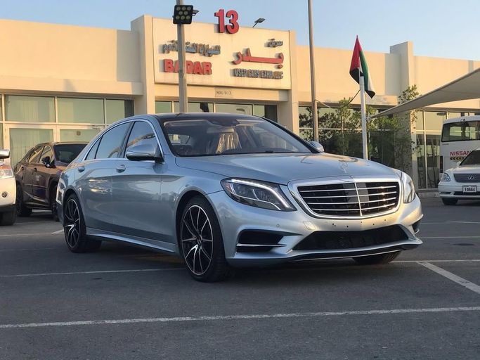 Подержанный Mercedes-Benz S-Class 550 VI (W222, C217), 4.7 л, 2015 в Шардже от Badar Used Cars Серебристый цвет.  | AUTO.AE