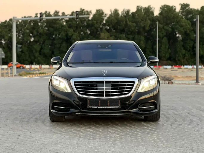 Подержанный Mercedes-Benz S-Class 500 VI (W222, C217), 4.7 л, 2013 в Шардже от Sama Al Sham Cars Черный цвет. GCC | AUTO.AE