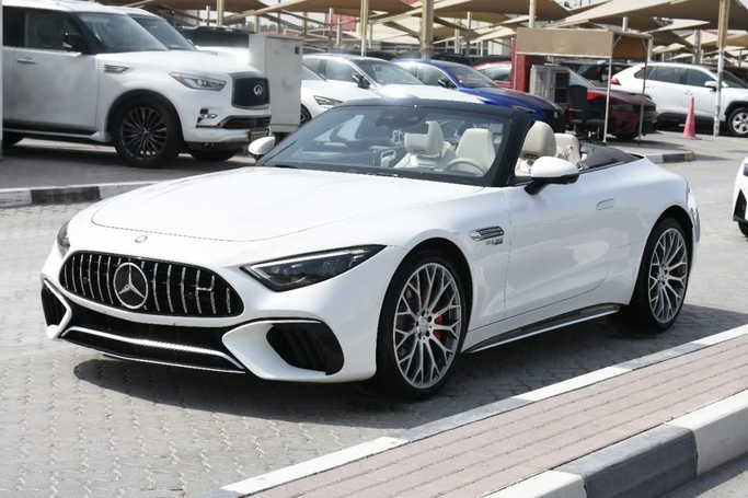 Подержанный Mercedes-Benz SL-Class AMG 55 AMG IV (R232), 4.0 л, 2023 в Шардже от Alfaris Used Cars Белый цвет. Other | AUTO.AE