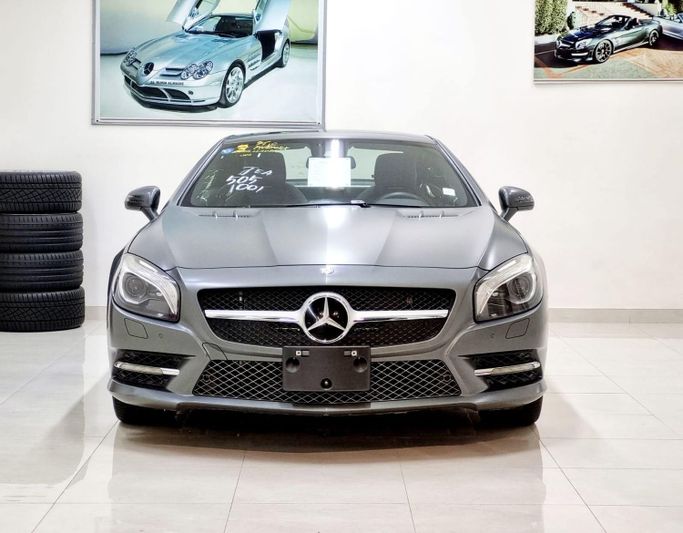 Подержанный Mercedes-Benz SL-Class 500/550 VI (R231), 4.7 л, 2014 в Шардже от Al Rukn Al Masie Used Cars Серый цвет. Японская | AUTO.AE