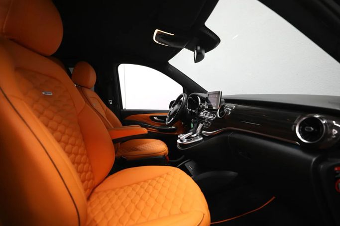 Used Mercedes-Benz V-Class 250 III (W447) Facelift, 2.0 l, 2020 in Sharjah by Al Qassem Cars Trading, Navy Blue color. GCC Specs | AUTO.AE