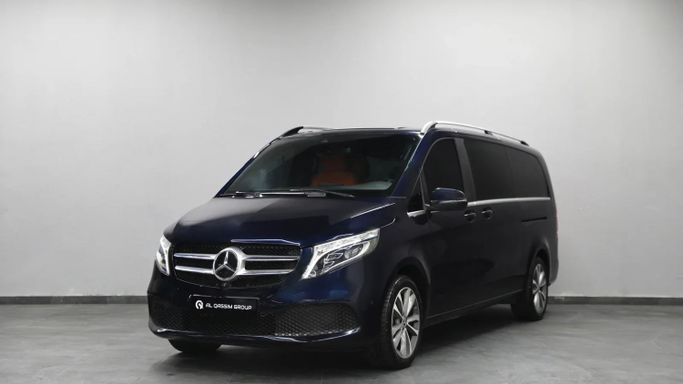 Used Mercedes-Benz V-Class 250 III (W447) Facelift, 2.0 l, 2020 in Sharjah by Al Qassem Cars Trading, Navy Blue color. GCC Specs | AUTO.AE