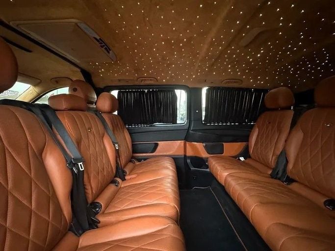 Подержанный Mercedes-Benz V-Class 250 III (W447) Рестайлинг, 2.0 л, 2020 в Шардже от Al Fakhamah Used Cars Черный цвет. GCC | AUTO.AE