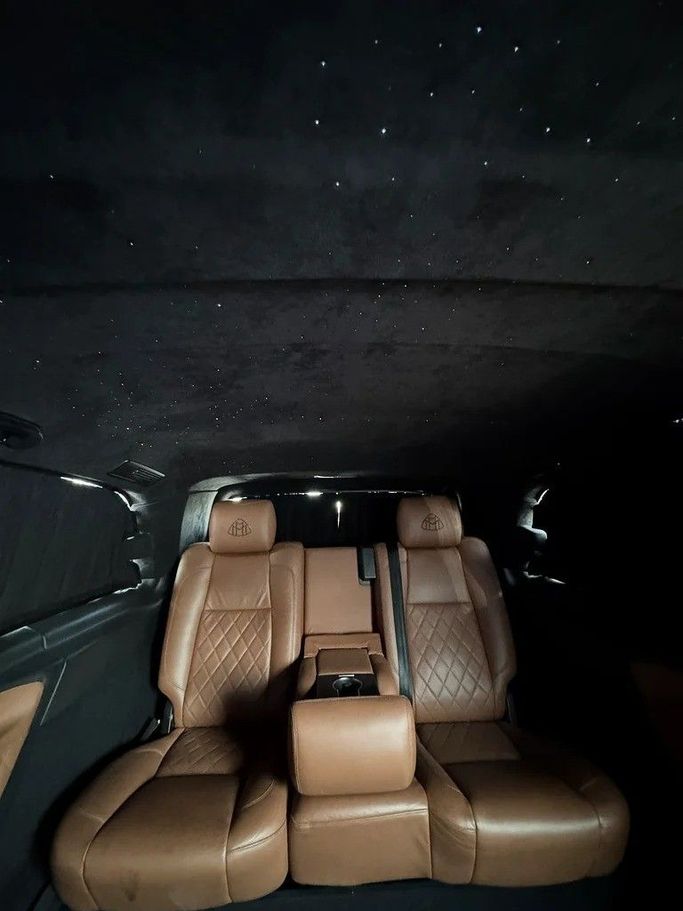 Подержанный Mercedes-Benz V-Class III (W447) Рестайлинг, 2.0 л, 2022 в Шардже от Al Fakhamah Used Cars Красный цвет. GCC | AUTO.AE