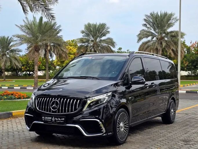 Used Mercedes-Benz V-Class 250 III (W447) Facelift, 2.0 l, 2019 in Sharjah by Al Luluah Al Baithaa, Black color. GCC Specs | AUTO.AE