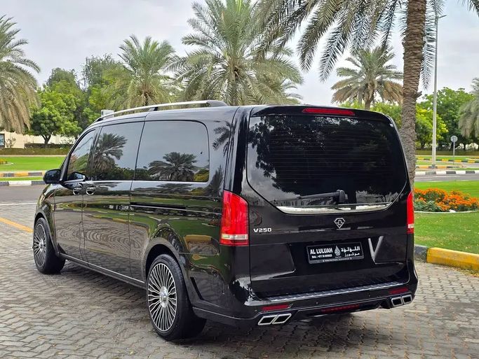 Used Mercedes-Benz V-Class 250 III (W447) Facelift, 2.0 l, 2019 in Sharjah by Al Luluah Al Baithaa, Black color. GCC Specs | AUTO.AE
