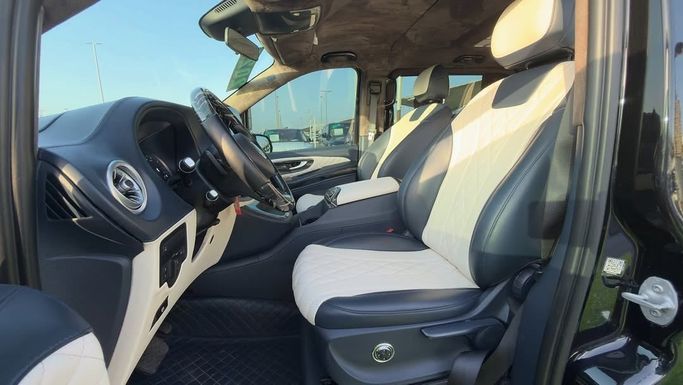 Used Mercedes-Benz V-Class 250 L III (W447) Facelift, 2.0 l, 2021 in Sharjah by Badar Used Cars, Black color.  | AUTO.AE