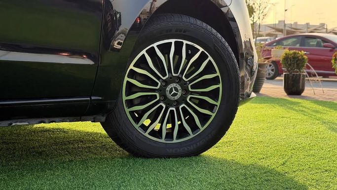 Used Mercedes-Benz V-Class 250 L III (W447) Facelift, 2.0 l, 2021 in Sharjah by Badar Used Cars, Black color.  | AUTO.AE