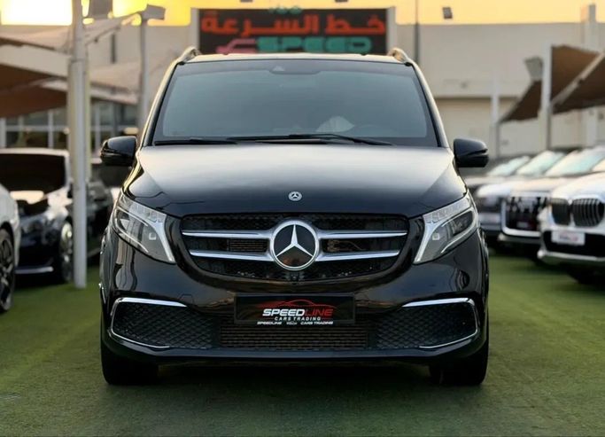 مستعملة Mercedes-Benz V-Class 260 L عملية فيس ليفت III (W447), 2.0 l, 2020 في في الإمارات, الشارقة من Speed Line Used Cars، اللون أسود. مواصفات الخليج | AUTO.AE | إعلان #275914