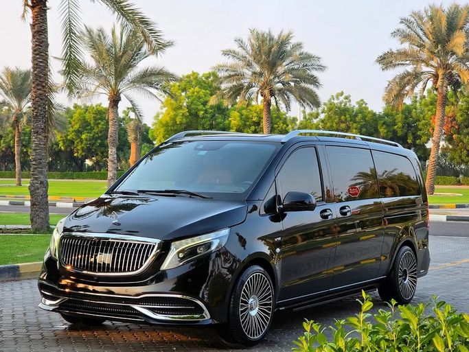 Used ⁦Mercedes-Benz V-Class 250 III (W447) Facelift, 2.0 l, 2022⁩ in UAE, Sharjah by Al Luluah Al Baithaa, Black color. GCC Specs | AUTO.AE | Listing #288259