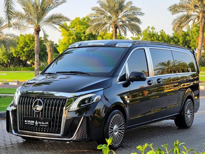 مستعملة ⁦Mercedes-Benz V-Class 300 III (W447 W447) فيس ليفت 2، 2.0 l، 2024⁩ في في الإمارات, الشارقة من Al Luluah Al Baithaa، اللون أسود. أخرى | AUTO.AE | إعلان #288263