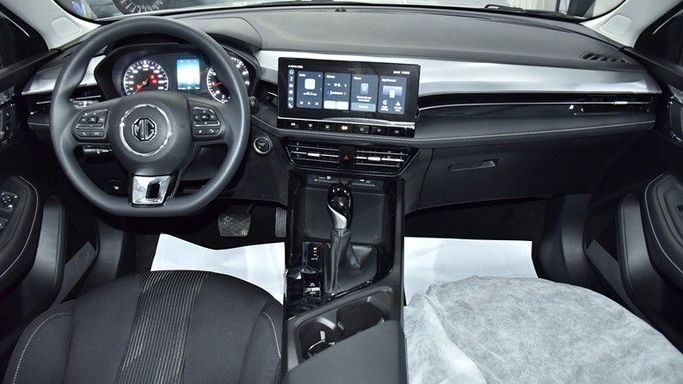 Новый MG 5 II Рестайлинг (GT), 1.5 л, 2025 в Шардже от Honey Gidosha Used Cars Tr. Белый цвет.  | AUTO.AE