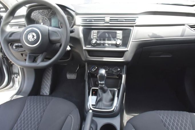 Подержанный MG 5 I Рестайлинг, 1.5 л, 2023 в Шардже от Alfaris Used Cars Серебристый цвет. Other | AUTO.AE