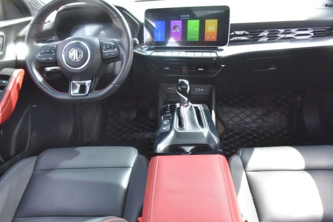 Подержанный MG 5 II, 1.5 л, 2022 в Шардже от Alfaris Used Cars Желтый цвет. GCC | AUTO.AE