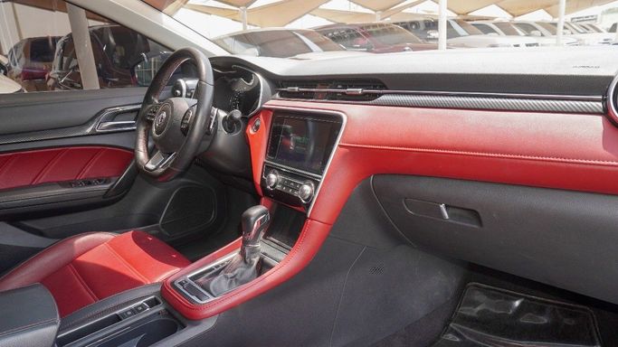 Подержанный MG 5 I Рестайлинг, 1.5 л, 2020 в Шардже от Alsaadi Motors Черный цвет. Китайская | AUTO.AE