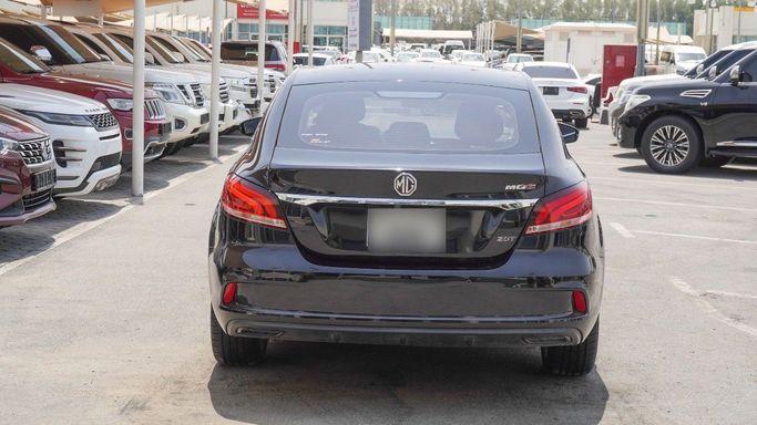 Подержанный MG 5 I Рестайлинг, 1.5 л, 2020 в Шардже от Alsaadi Motors Черный цвет. Китайская | AUTO.AE