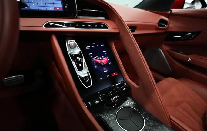 Подержанный MG Cyberster, 2023 в Шардже от Al Qassem Cars Trading Красный цвет. Китайская | AUTO.AE